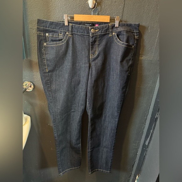 Women’sTORRID Dark Blue Straight Leg Jeans - Picture 1 of 3